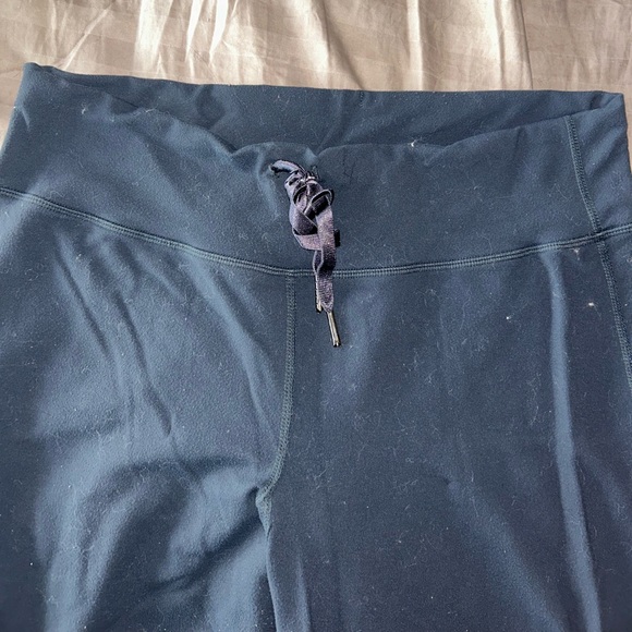 Lululemon yoga pants - Picture 2 of 4